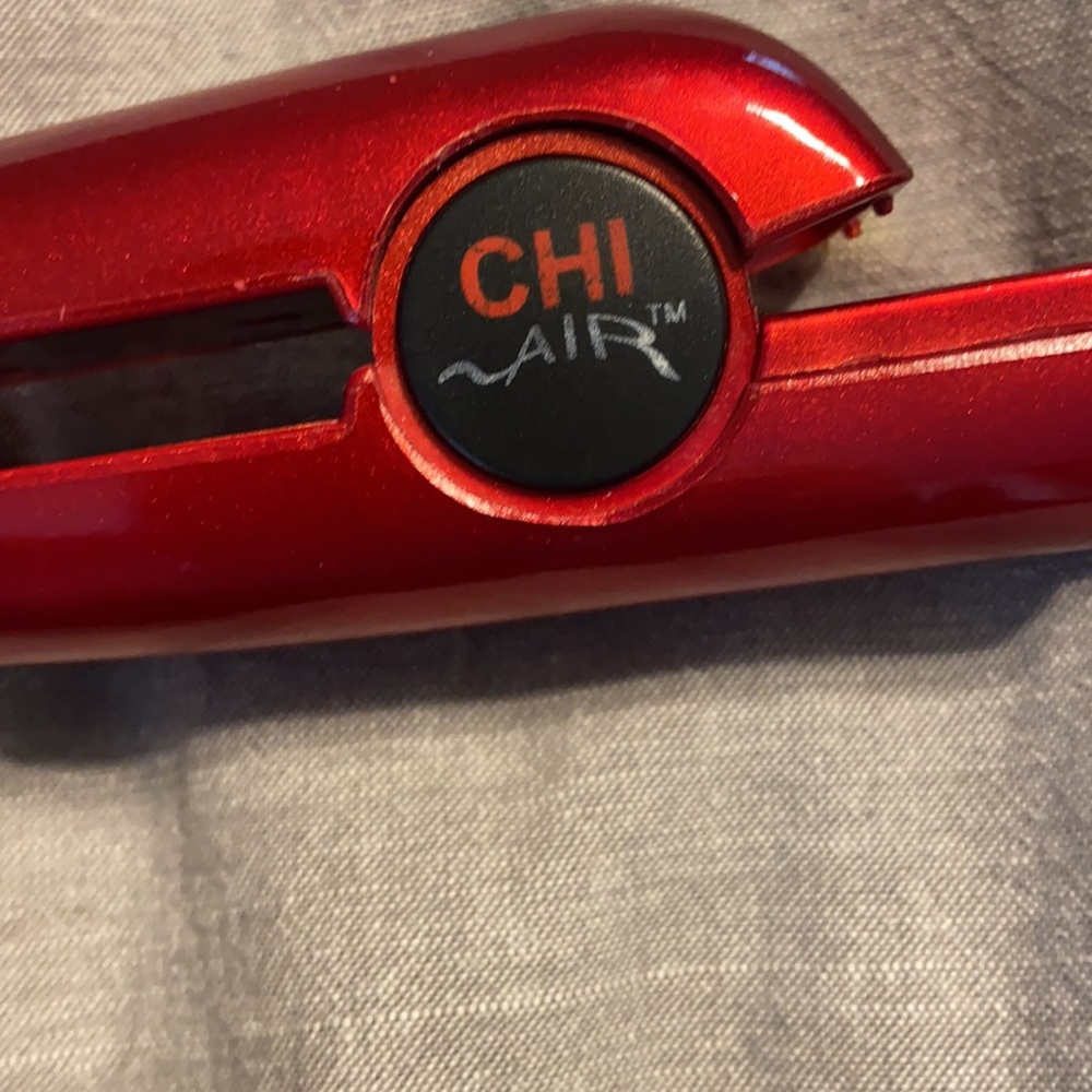 CHI Hair Straightener - Picture 8 of 9